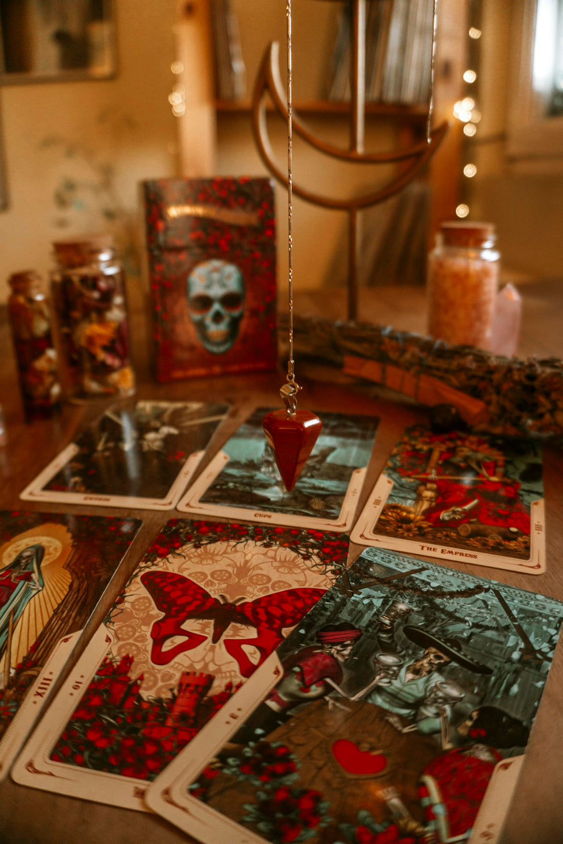 Einführung in Tarot-Kartenlegungen: Ein Wegweiser für Beruf, Leben und Beziehungen